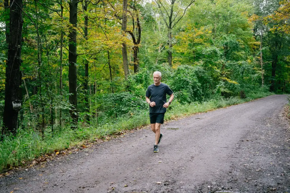 Orthopedic Surgeon Howard Luks Rejects 'Bone-on-Bone' Narrative to Advocate for Metabolic Focus in Knee Health