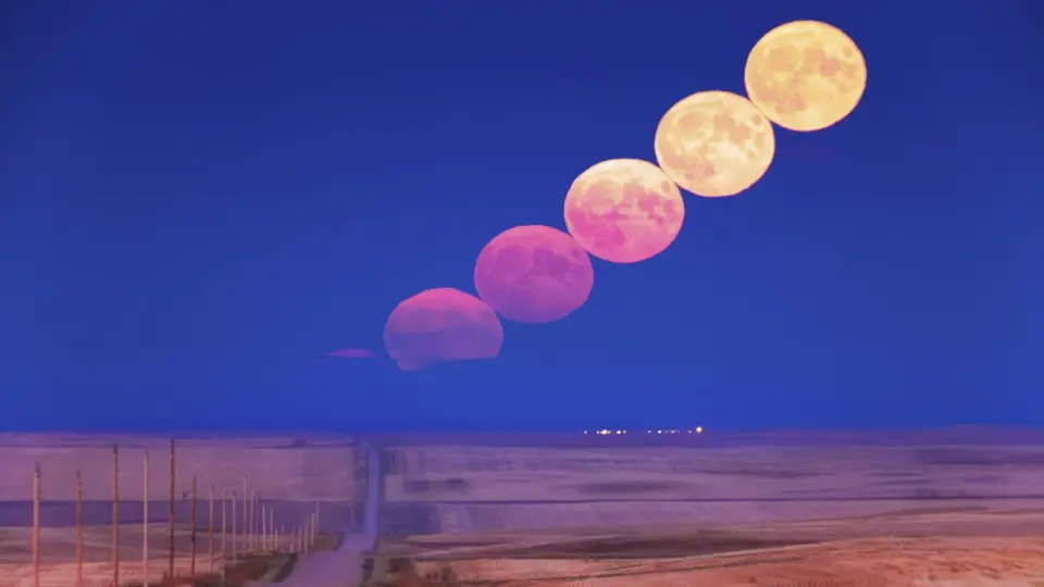 Harvest Moon 2026: Saturn and Neptune Join the Full Moon in a Rare Autumn Alignment