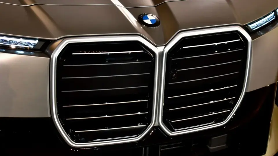 BMW Revamps the 7 Series for 2027 with Neue Klasse Tech and a Bigger i7 Battery