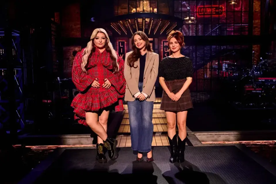 Aimee Lou Wood Leads SNL UK, Roasting Sex Education and The White Lotus