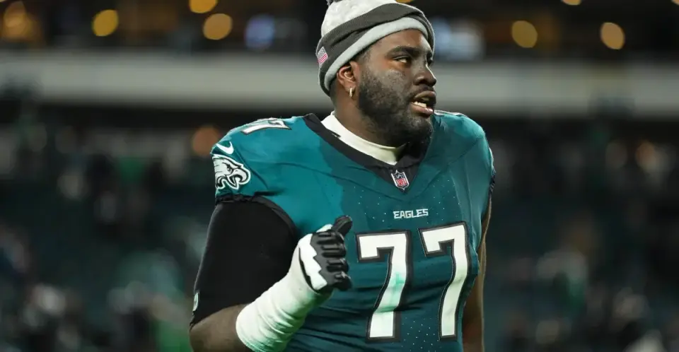Packers Fill O-Line Void with Becton, Tomlinson Amid Roster Shuffles