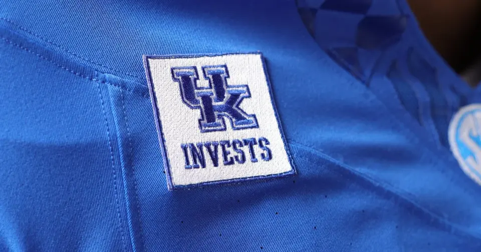 Kentucky Football Signs Temporary Jersey Patch Deal with UK Invests