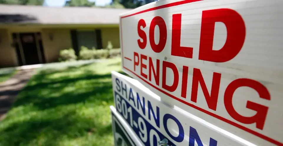 U.S. Home Sales Hit Year-End Lows as Contract Cancellations Reach Near-Record Highs