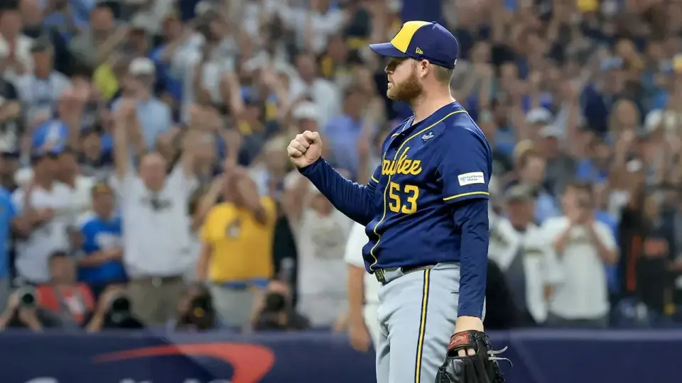 Brewers Edge Rays 10-1 in Game 3, Securing 3-0 World Series Lead