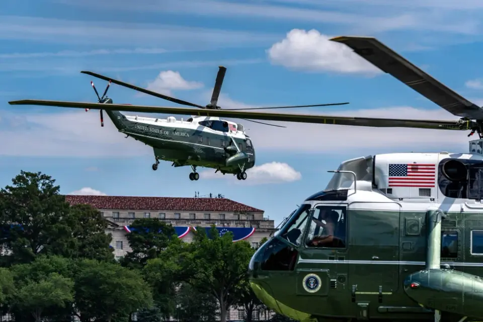 Investigators probe Reagan takeoff as Trump helicopter nears airport