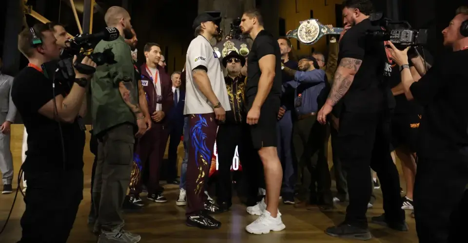 Cairo Countdown: Usyk Defends WBC Heavyweight Title vs. Verhoeven