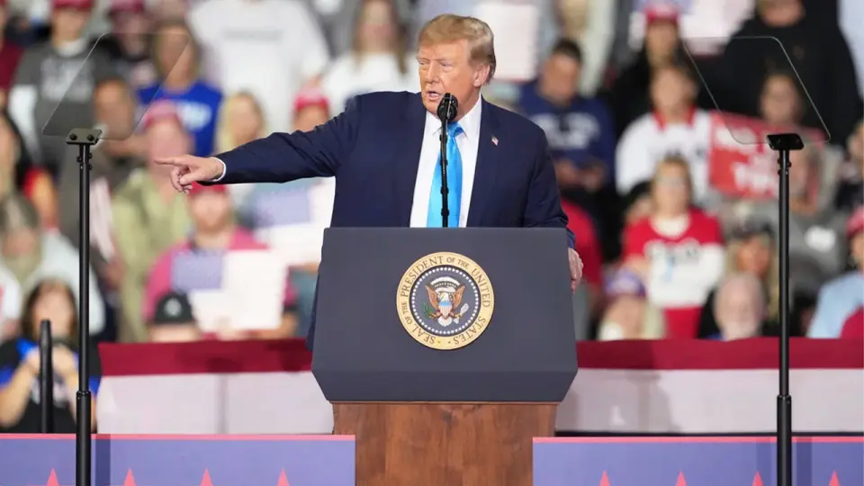 Midterm Campaigns Clash as Trump Defies GOP Strategy in Losing Races