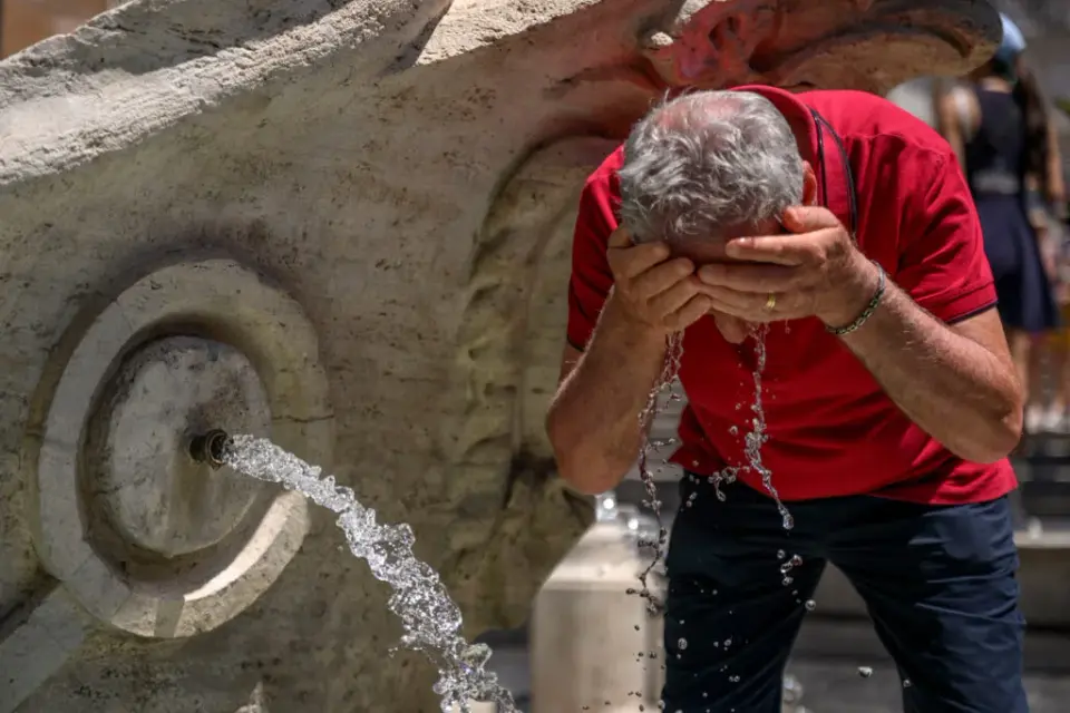 Planet Heats Up, Oceans Strain, Ice Dim: 2025 Climate Report Signals Escalating Extremes