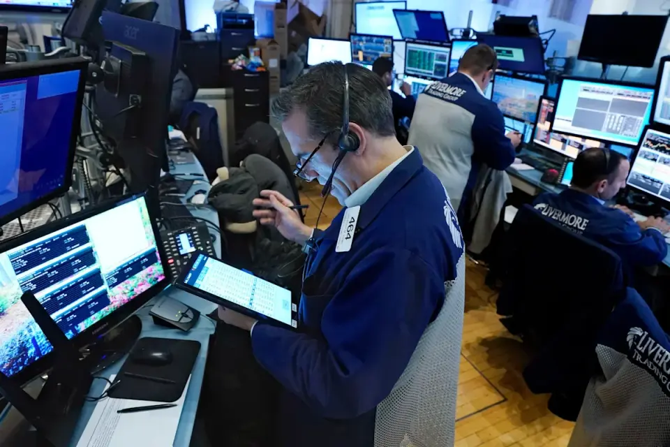Treasury yields slip below 5% as Fed decision looms, technology leads early trading