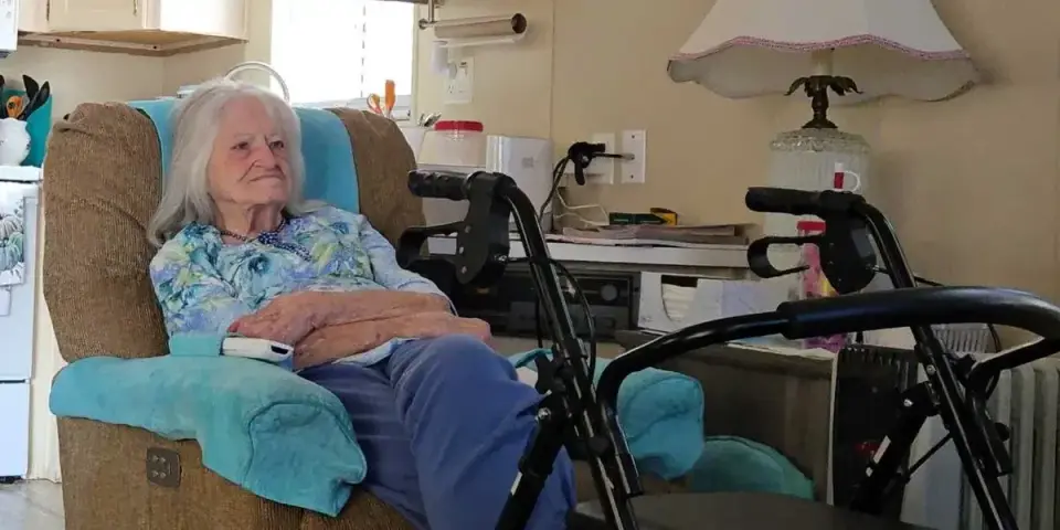 Tiny House Next Door Helps a Daughter Cut Dementia-Care Costs