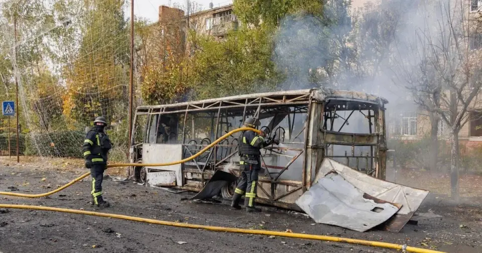 Kramatorsk Bus Strike Kills 30 as Ukraine Hits Russian Refinery