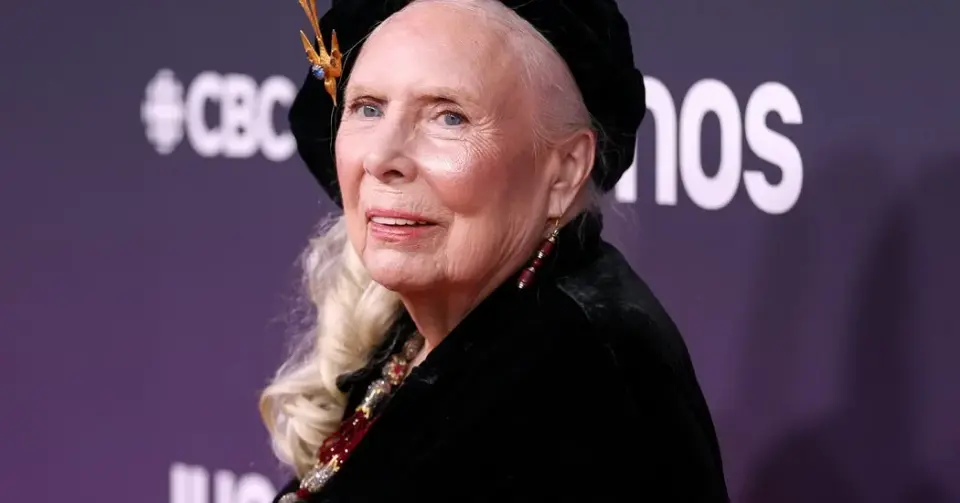 Joni Mitchell Naturalizes as U.S. Citizen After 62 Years