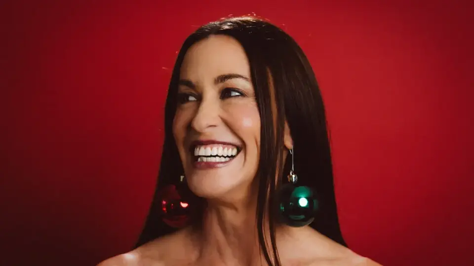 Alanis Morissette Unveils First Holiday Album, 'Good Weather for Immaculate Conception'