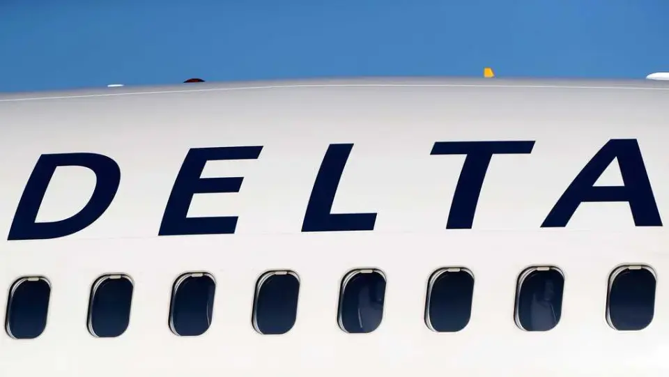Delta Flight Hit by Firework Near Chicago; FAA Investigating